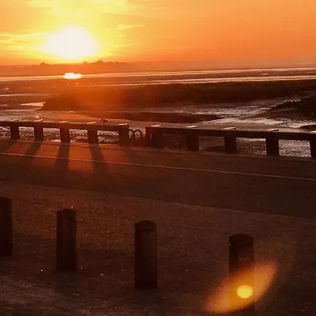 Le Parc Aux Huitres Restaurant Hotel 2*