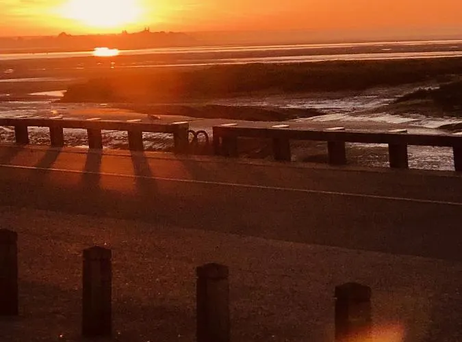 Le Parc Aux Huitres Restaurant Otel 2*